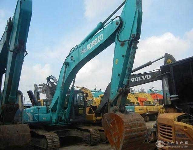 二手神鋼130挖機出售，車況原版，保修一年，個人二手挖機