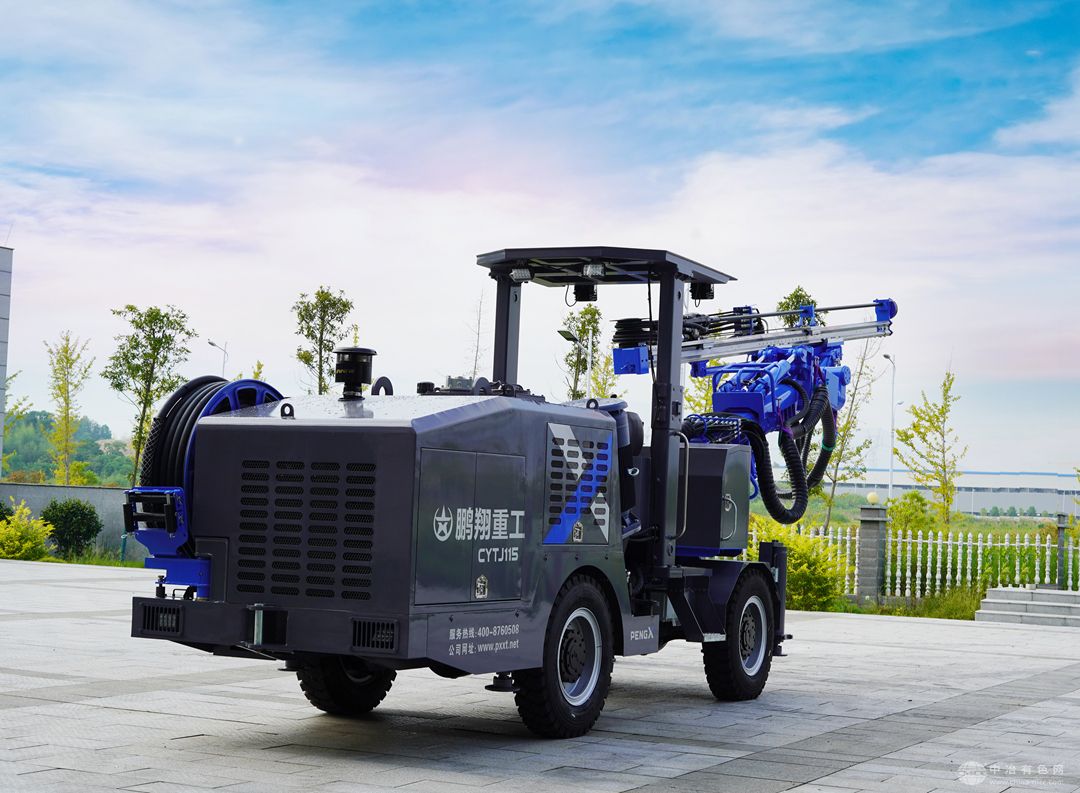 礦用液壓式掘進鉆車
