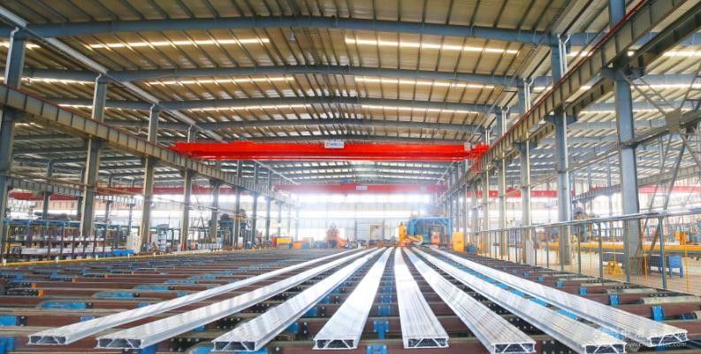 廣西龍州龍宇新材料公司鋁業(yè)基地項目正式投產